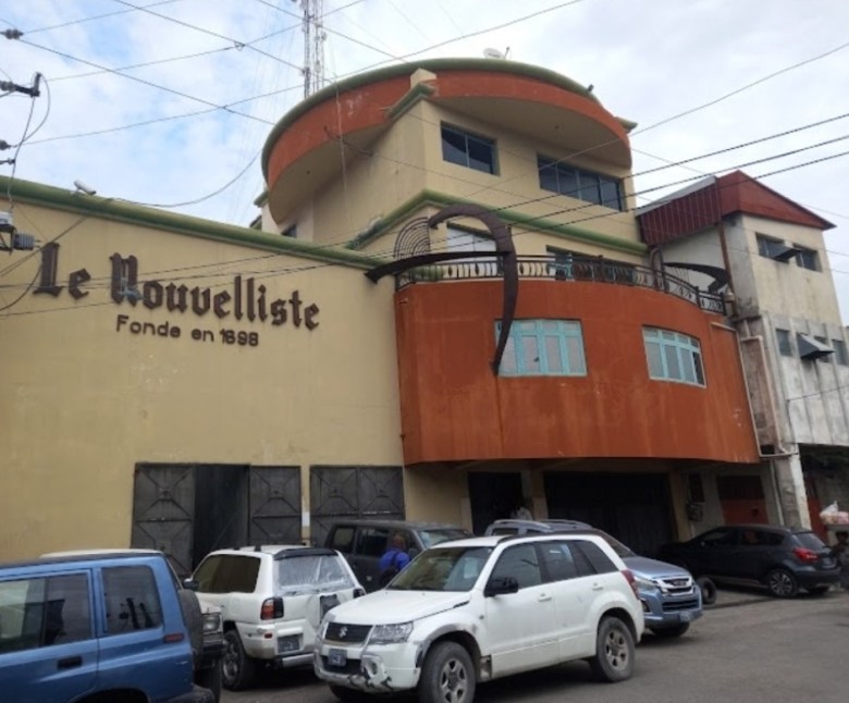 A view of Le Nouvelliste’s headquarters on Rue Enterrement vandalized in April 2024. Photo courtesy Le Nouvelliste.